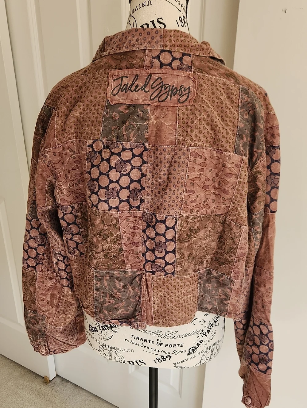 NWT Jaded Gypsy Pomegranate Rose Crop Jacket SZ Small/Medium - Picture 2 of 3